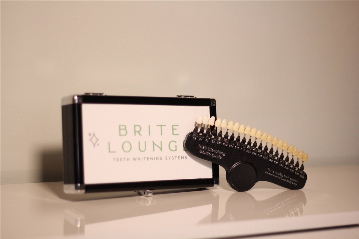 The Brite Lounge case and the twenty shade bleaching guide